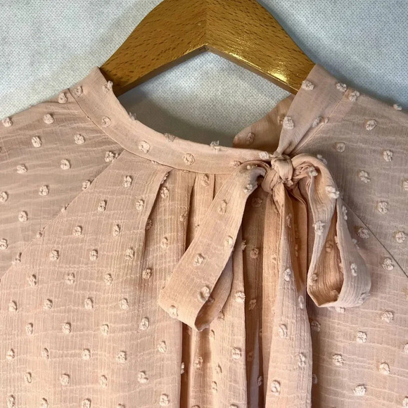 Luna Rae 1/2 Sleeve Tufted Tie Neck Pink Blouse Size Large - Picture 3 of 12